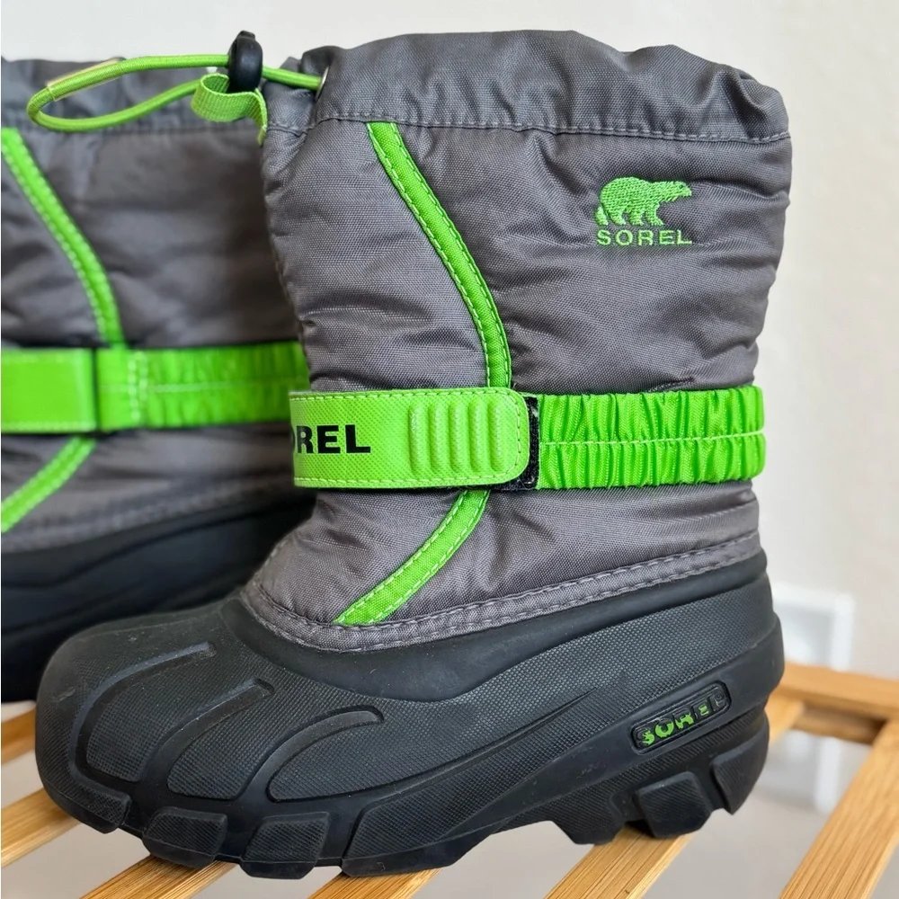 Sorel Kids' Black and Green Snow Boots - Picture 6 of 6